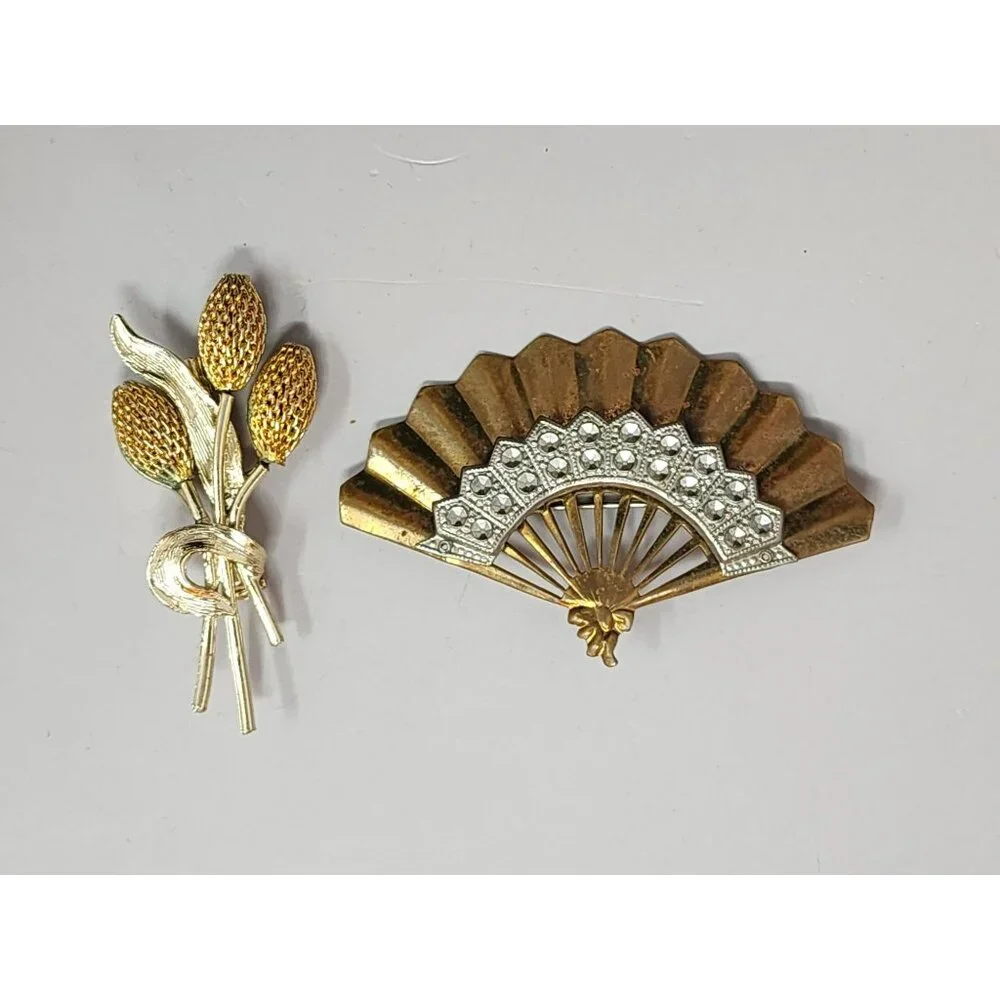 Vintage Gold-Tone Floral & Fan Brooch With Rhinestone Detailing Art‎ Nouveau